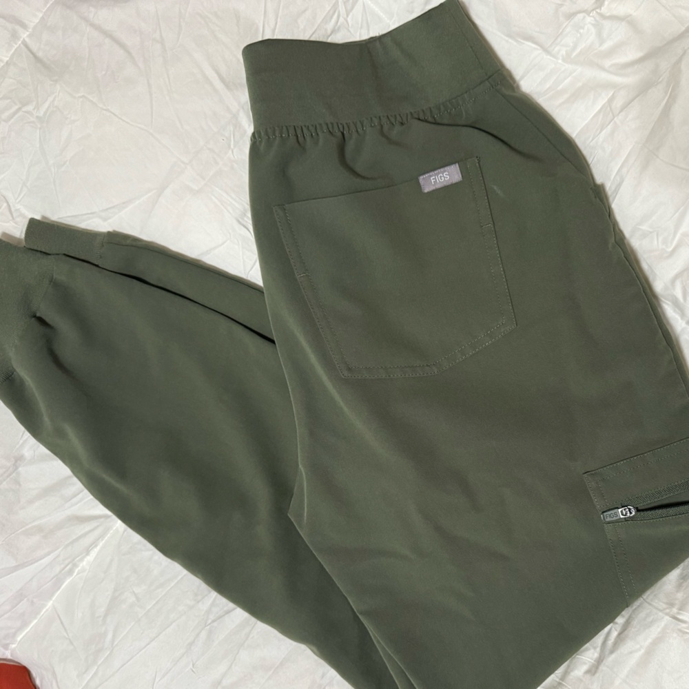 Figs Moss Zamora high waisted- joggers scrub pants